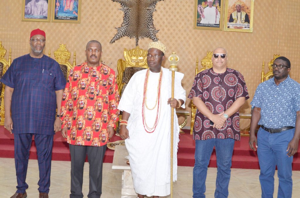 Angolan Ambassador to Nigeria pays homage to Eze Ana-Ukwu